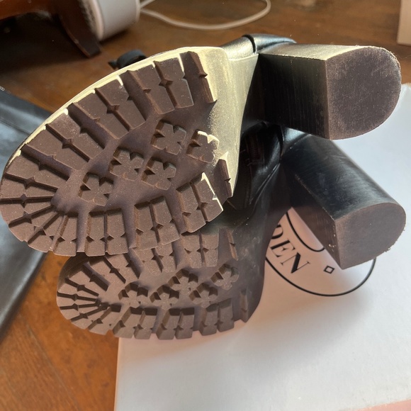 Black leather moto boot- Steve Madden size 8M - Picture 3 of 4